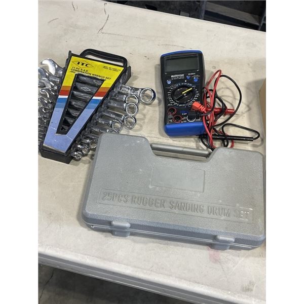 TRAY OF TOOLS INCLUDING ITC 11PC WRENCH SET, MASTERCRAFT DIGITAL MULTIMETER AND 25 PCS RUBBER SANDIN