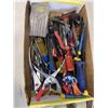 Image 4 : TRAY OF ASSORTED TOOLS INCLUDING CHISELS, HAND SAW ETC