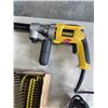 Image 2 : SIMPSONS STRONG TIE QUICK DRIVE DEWALT PRO 250 DRILL WITH CASE WORKING