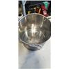 Image 5 : HOME DISCOVERY STOCK POT 11.4 LITRE AND A SECOND 11.4 LITRE STOCK POT