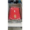 Image 1 : TOTE WITH 9 NEW RED TABLECLOTHS, 90X132