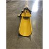 Image 3 : 47" YELLOW BOLLARD