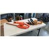 Image 1 : 2 BLACK AND DECKER HEDGE TRIMMERS