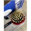 Image 2 : CASE OF NEW BACK BRUSHES