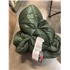 Image 3 : 2 NORTHERN ESCAPE SLEEPING BAGS AND A CAMPING CHAIR