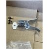 Image 2 : 10 NEW CHAINLINK FENCE LATCHES