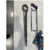Image 3 : 3 INCH BENCH VISE AND LARGE WRENCH, MADE IN USA AND SAW