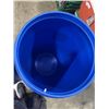 Image 2 : 3 PLASTIC FOOD GRADE BARRELLS WITH LIDS