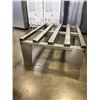 Image 3 : 2 STAINLESS SMALL PALLETS 24" x 36"