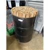 Image 1 : METAL BARRELL FULL OF HEMLOCK WOOD PIECES, 1" X 2" X 37" AND 1/4" X 2" X 37"