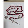 Image 2 : VINTAGE WOOD BEADS ROSARY W/ CRUCIFIX CROSS AND PENDANT