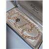 Image 2 : CULTURED FRESHWATER PEARLS NECKLACE IN CASE