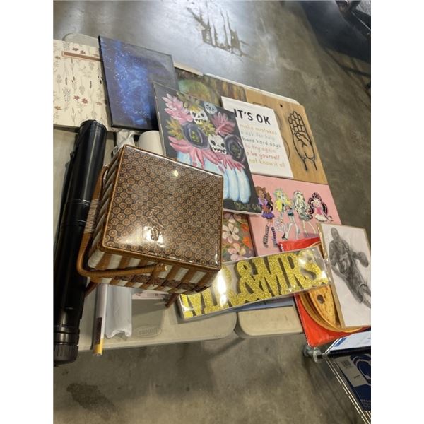 4 SMALL CANVAS ARTS, CRAFT STORAGE AUTOMAN AND MR &MRS SIGN