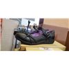 Image 3 : 5 PAIRS OF SCHOOL RIDER SHOES.