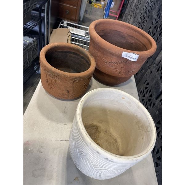 3 CERAMIC PLANTER POTS