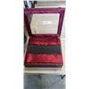 Image 4 : WINE GIFT SET AND DISPLAY RACK