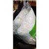 Image 2 : 2 NEW EVERYDAY ESSENTIALS JUMBO PILLOWS