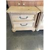 Image 2 : PAIR OF PULASKI NIGHT STANDS.