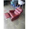 Image 4 : KIDS RED RECLINING CHAIR