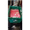 Image 1 : TOTE WITH 9 NEW RED TABLECLOTHS, 90X132