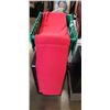 Image 2 : TOTE WITH 9 NEW RED TABLECLOTHS, 90X132