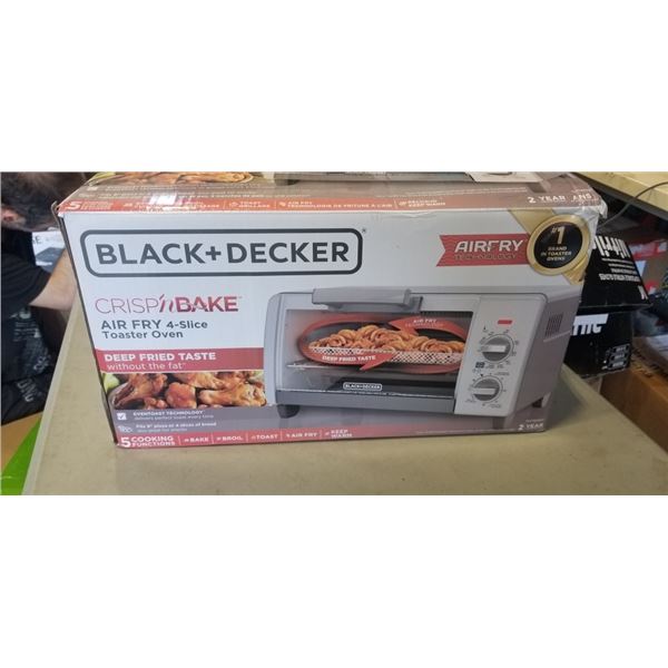 BLACK AND DECKER 4 SLICE AIR FRYER TOASTER OVEN - TESTED WORKING, RETAIL $179