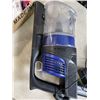 Image 2 : SHARK PET PRO COMPACT CORDLESS VACUUM WITH CHARGER WORKING