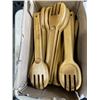Image 2 : 9 WOODEN SERVING KITCHEN TABLE SURFACE