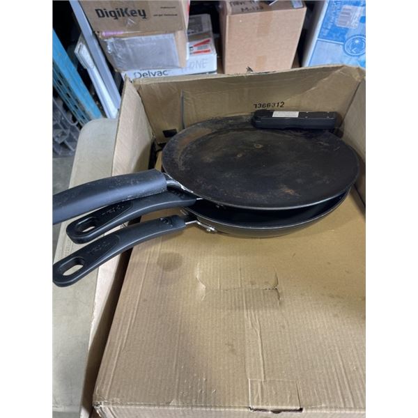 WOOD CHEF CUTTING BOARD, TFAL FRYING PANS, BAMBOO DRAWER CUTLERY DIVIDER AND CAST IRON SKILLET