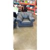 Image 2 : BLACK LEATHER SOFA, BLACK LEATHER LOVE SEAT AND BLACK LEATHER CHAIR
