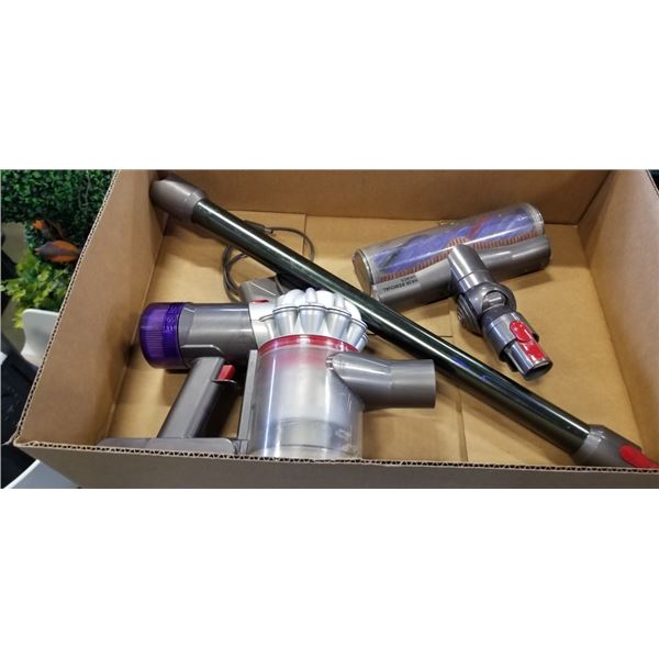 DYSON V8 ORIGINAL PLUS CORDLESS STICK VACUUM - TESTED WORKING, RETAIL $599