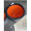 Image 5 : 2 PLASTIC ROUNDED PLANTER BOXES