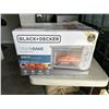 Image 2 : BLACK AND DECKER 6 SLICE AIR FRYER TOASTER OVEN - TESTED WORKING, RETAIL $119