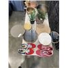 Image 1 : LARGE LOT OF HOME DECOR