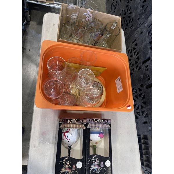 2 TRAYS OF DRINKING GLASSES INCLUDING 2 HAND PAINTED WINE GLASSES