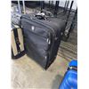 Image 3 : 4 SUITCASES