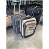 Image 4 : 4 SUITCASES