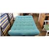 Image 3 : BLUE TUFTED CLICK CLACK SOFA