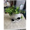 Image 2 : OUTDOOR PLANT POT