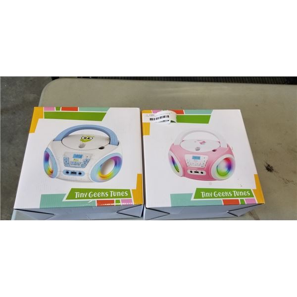 2 NEW TINKY GEEKS TUNES KIDS BOOM BOXES. 1 PINK, 1 BLUE