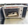 Image 3 : INSIGNIA 0.7 CU FT COMPACT MICROWAVE - WHITE - TESTED WORKING, RETAIL $109