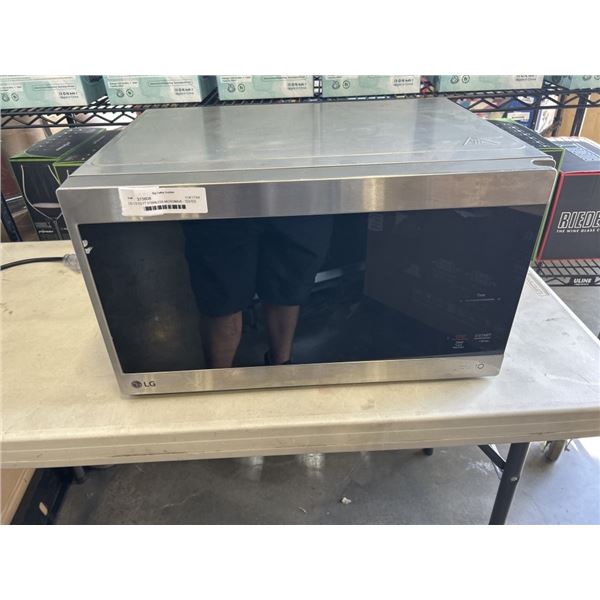 LG 1.5 CU FT STAINLESS MICROWAVE - TESTED WORKING, RETAIL $199