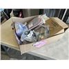 Image 2 : TRAY OF ITEMS INCLUDING MULTIFUNCTIONAL ARM TRAINER, 2 OXI CLEAN WASHING MACHINE CLEANER, PLUMPQWIK 