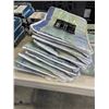 Image 4 : BOX OF ALAMODE PILLOW SHAMS
