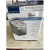Image 1 : INSIGNIA PORTABLE COUNTERTOP ICE MAKER WORKING