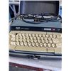 Image 2 : ELECTRIC TYPE WRITER
