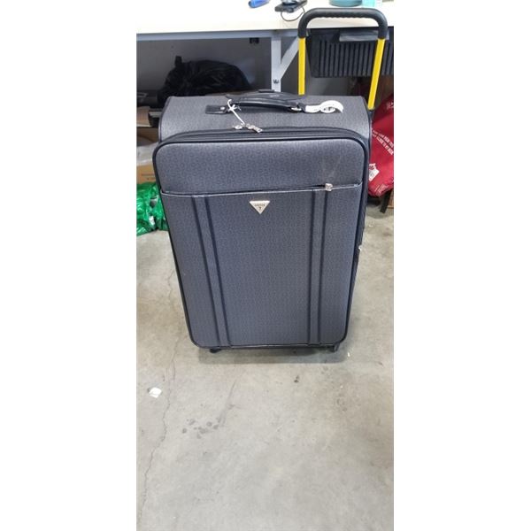 GUESS SUIT CASE