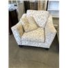 Image 2 : PAIR OF FABRIC ARMCHAIRS