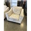 Image 4 : PAIR OF FABRIC ARMCHAIRS