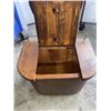 Image 2 : ANTIQUE ENTRY BENCH W/ STORAGE